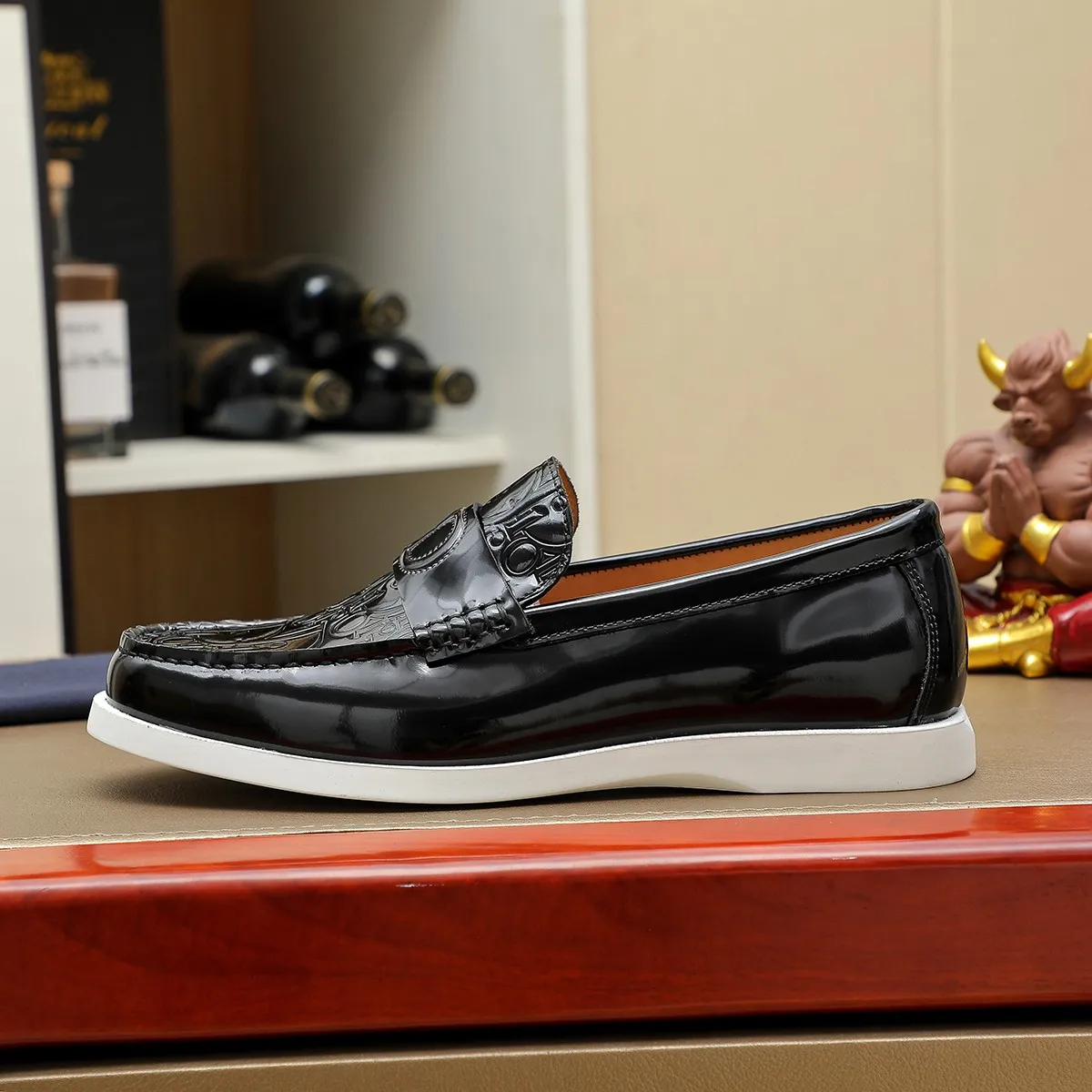 Men's clothing and shoes 💰460 💰🔥[Dior] High-end top-notch 🔝 purchasing agent 🔍🔍The latest 🇺🇸 counters are on sale simultaneously, original Italian brand · brand totem cloth sewn with brand cloth label · paired with calfskin · (high-end, nobility and class) exquisite workmanship (cow Leather lining) Sole: Original two-color sole ⚠️outsole specially provided by the original factory. Comfortable, wear-resistant, non-slip, real-life photoshoot🎬The real thing is more beautiful🔍Color: Color optional💕💕Number of yards: 39-44 (customized at 38.45.46)...